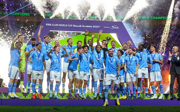 Manchester City goleia o Fluminense e é campeão do mundo