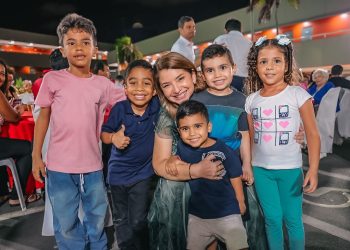 Assembleia promove confraternização de fim de ano reunindo deputados, servidores e familiares.