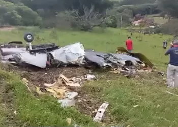 Queda de avião deixa sete mortos, incluindo sócios fundadores de empresa de Belo Horizonte
