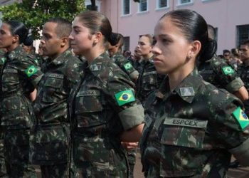 Forças Armadas orientam governo Lula a vetar ampliação de carreiras militares para mulheres