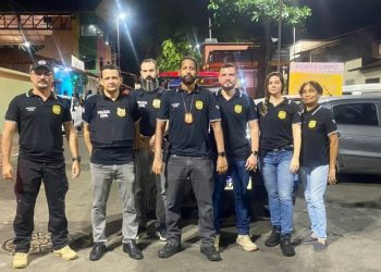 Polícia promove ação educativa sobre venda de bebidas em garrafas de vidro