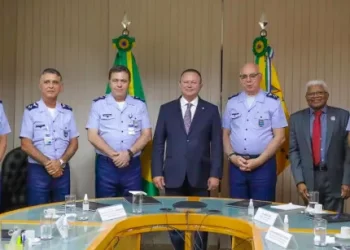 Carlos Brandão reivindica ao Ministério da Defesa solução para Porto do Jacaré