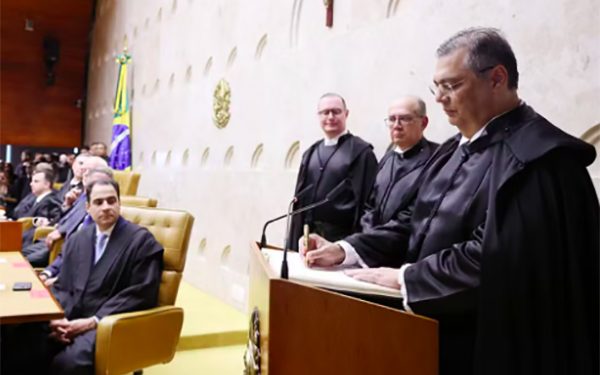 Flávio Dino toma posse como ministro do Supremo Tribunal Federal