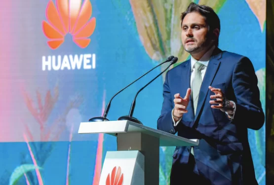 Juscelino Filho se reúne com empresas de telecomunicações e quer taxar big techs