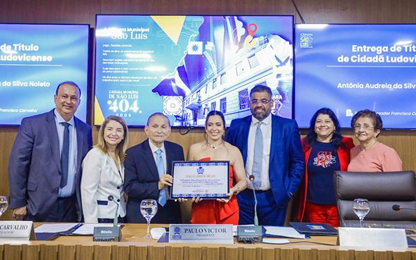Audreia Noleto recebe o título de cidadã ludovicense na Câmara
