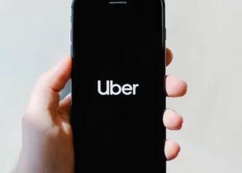 Lula envia ao Congresso projeto de lei para regulamentar trabalho de transporte por aplicativos