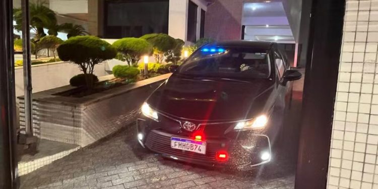 Robinho é preso pela Polícia Federal e vai cumprir pena de 9 anos em regime fechado