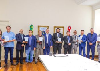 Carlos Brandão recebe homenagem do Sindicato dos Policiais Civis (Sinpol-MA)