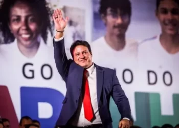 Felipe Camarão comemora transformação social na Educação