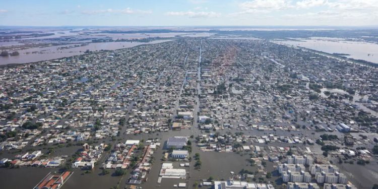 Lula garante fornecimento de moradia para quem perdeu casa no RS