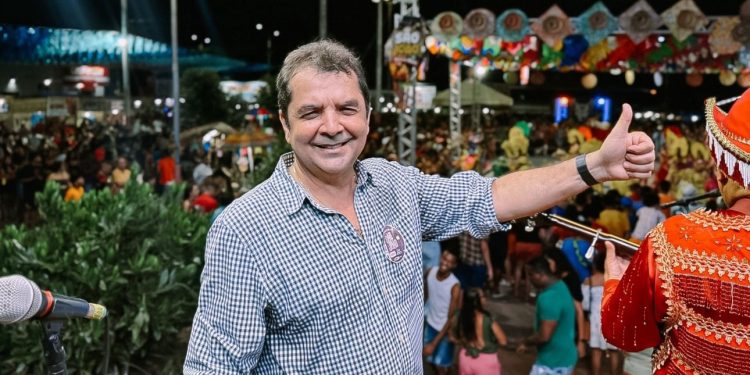 Santa Rita/MA: Prefeito Hilton Gonçalo bate recorde de público na abertura do São João 2024.