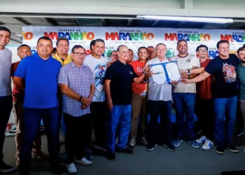 Camarão e Brandão entregam mais três escolas reformadas em São Luís