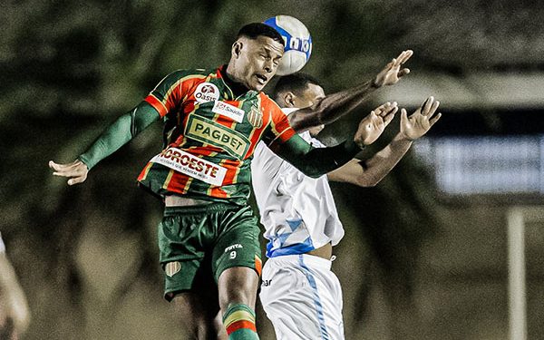 Sampaio perde para o Londrina e afunda na zona de rebaixamento