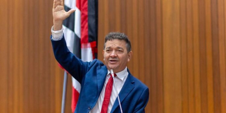 Deputado Miltinho Aragão defende Carlos Brandão e rechaça críticas de ex-governista