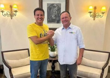 Após refletir, e sem ser exonerado, Felipe decide continuar na Seduc e situação será decidida hoje à noite com Brandão