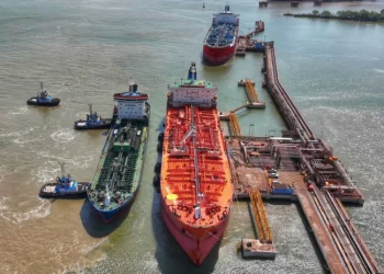 Porto do Itaqui recebe petróleo pela primeira vez em 40 anos