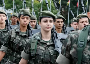 Governo Federal publica decreto que permite alistamento militar voluntário para mulheres