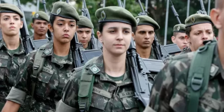 Governo Federal publica decreto que permite alistamento militar voluntário para mulheres