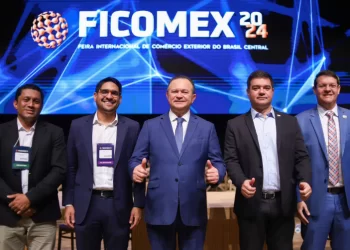 Carlos Brandão apresenta potencialidades do MA na Ficomex 2024