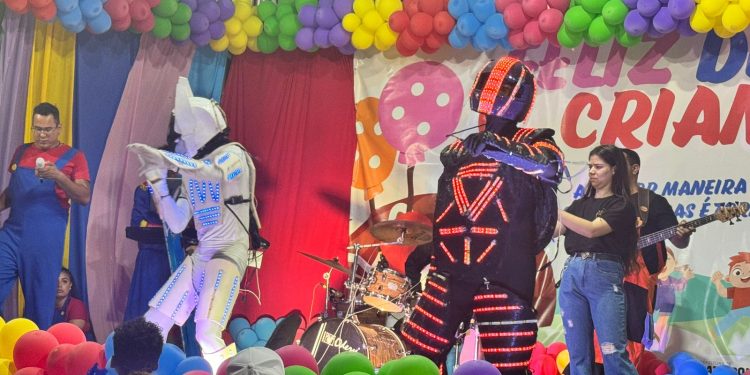 Mata Roma/MA: Besaliel Albuquerque celebra a festa das crianças e arrasta uma multidão