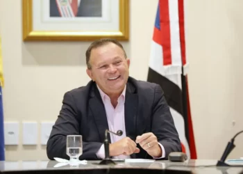 Litorânea será prolongada até o Araçagi com recursos do PAC, anuncia Brandão