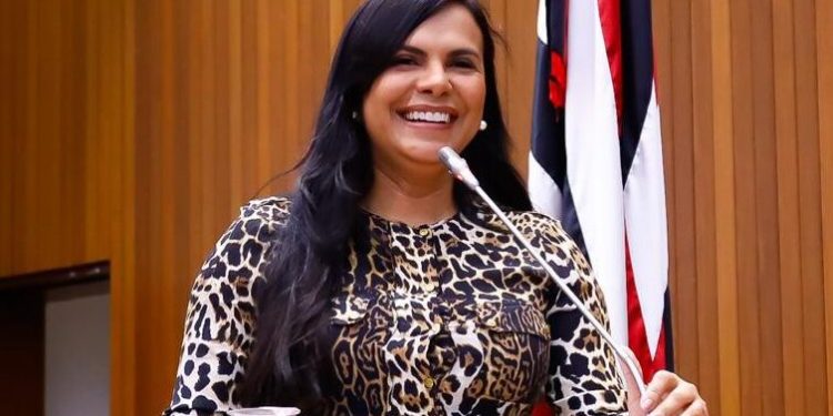 Assembleia Legislativa elege deputada Ana do Gás como 4ª vice-presidente