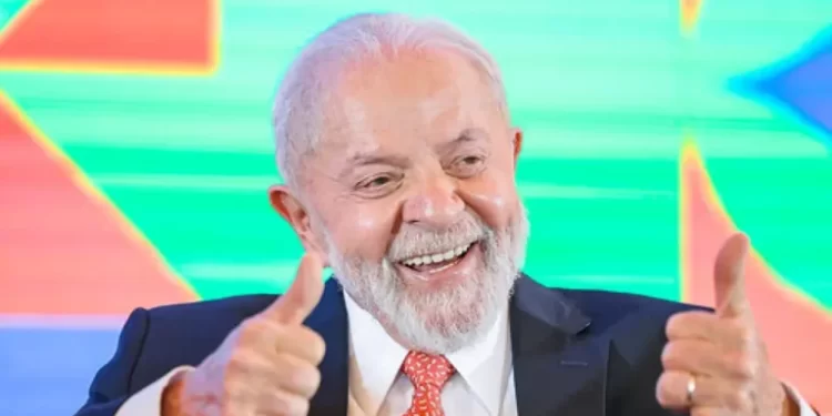 Aprovação de Lula atinge 50,7% em nova pesquisa; 45,8% desaprovam seu governo