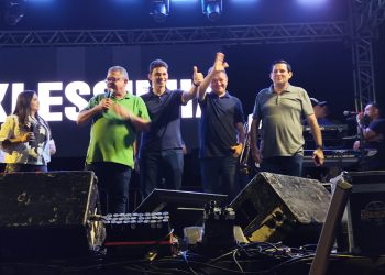 Prefeito Solimar Alves, comemora os 30 anos de Matões do Norte e arrasta uma multidão na cidade.