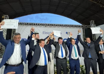 Hilton Gonçalo participa de diplomações e entrega de óculos