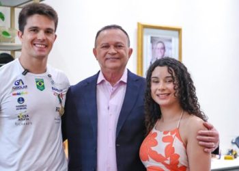 Brandão concede a mais alta honraria do Corpo de Bombeiros a atleta olímpico maranhense que salvou jovem de afogamento