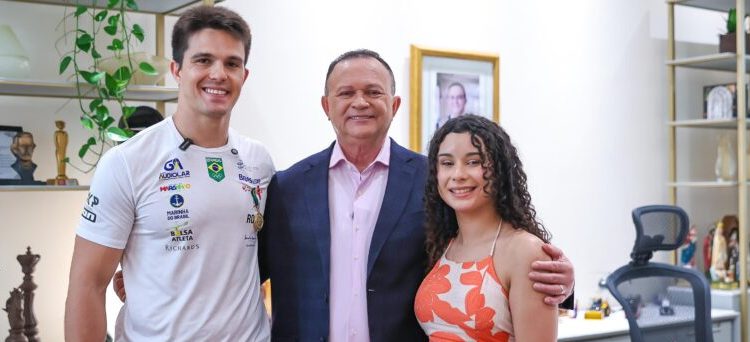 Brandão concede a mais alta honraria do Corpo de Bombeiros a atleta olímpico maranhense que salvou jovem de afogamento