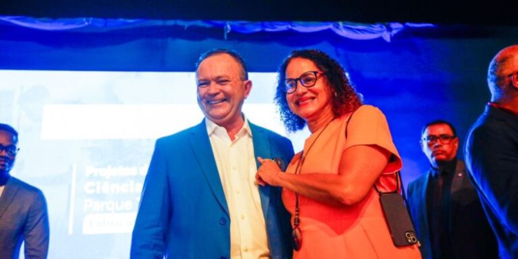 Em São Luís, ministra anuncia infovia subfluvial de 5.500 km com internet de fibra óptica para Alcântara