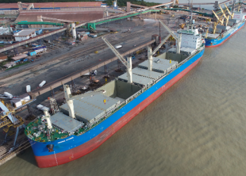 Porto do Itaqui opera com um dos maiores navios de celulose do mundo