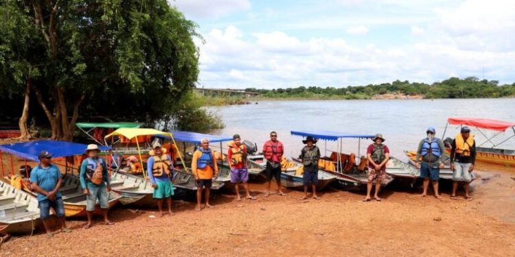 Travessia entre Aguiarnópolis e Estreito começa com transporte gratuito de pessoas após queda de ponte