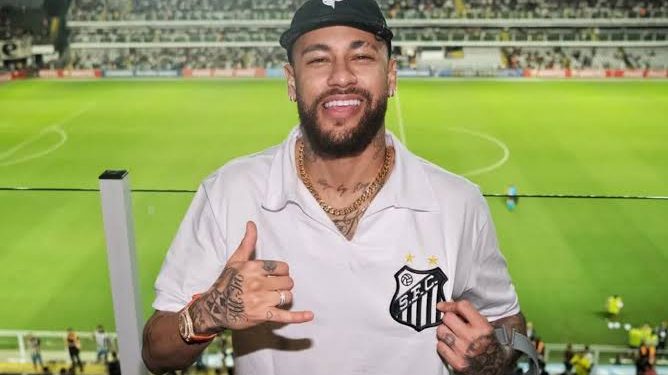 Santos confirma retorno de Neymar com contrato de seis meses