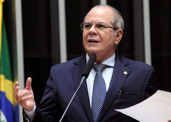 Hildo Rocha defende reeleição de Iracema Vale e critica ação de Othelino Neto no STF