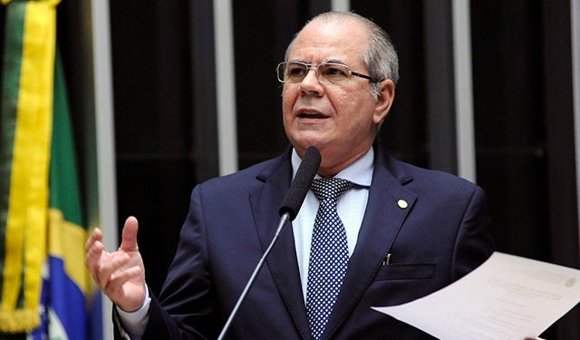 Hildo Rocha defende reeleição de Iracema Vale e critica ação de Othelino Neto no STF