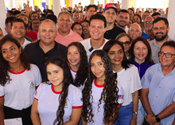 Felipe Camarão e Orleans Brandão seguem entregando escolas no interior do MA
