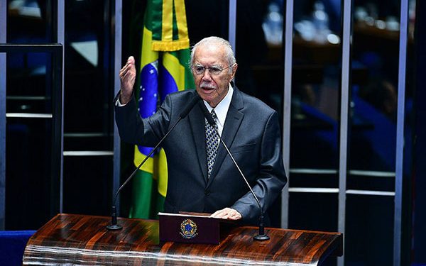 José Sarney é homenageado pelos 40 anos da Redemocratização