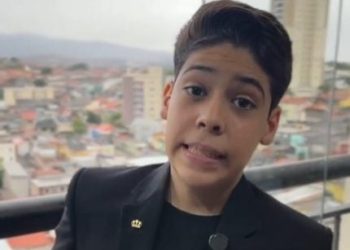 Pastor mirim é proibido de pregar e deve voltar às aulas presenciais, decide Conselho Tutelar