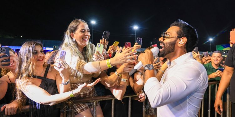 Pablo, Chitãozinho e Xororó e Xand Avião agitam público na terceira noite do Bumba Meu São João