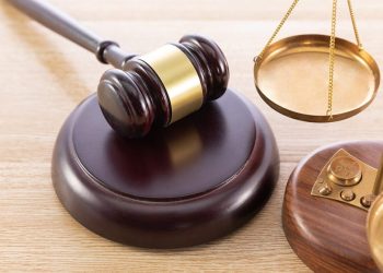 Justiça concede redução de jornada de trabalho a mãe de criança com TEA