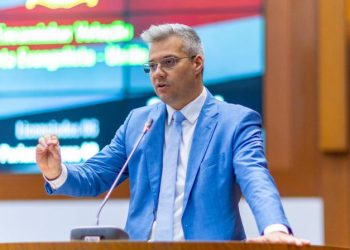 Deputado condena ofensas contra Brandão e apela por nível elevado do debate