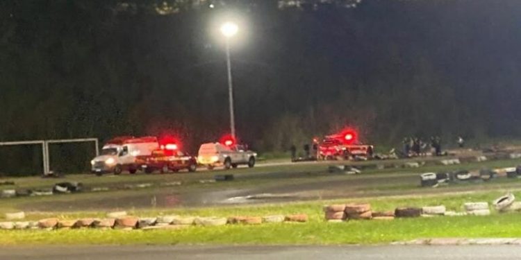 Jovem tem cabelo puxado por corrente de kart durante corrida em São Luís
