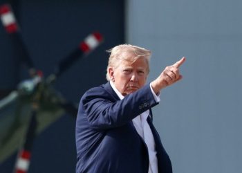 Trump dá 10 dias para Rússia encerrar guerra na Ucrânia e ameaça tarifa de 100%