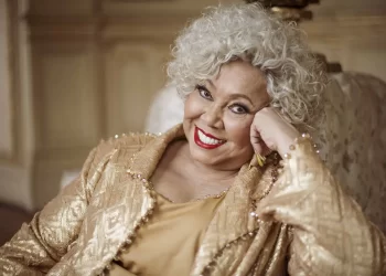 Assessoria se pronuncia sobre internação de Alcione