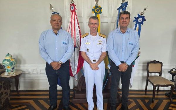Porto do Itaqui e Marinha alinham cooperação para fortalecer segurança da navegação
