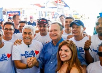 Carlos Brandão participa da tradicional Missa do Vaqueiro, em Colinas, e recebe homenagem de pecuaristas na Expo Codó 2025