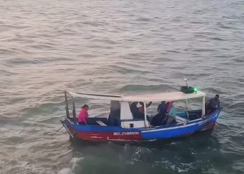 CTA resgata quatro pessoas em embarcação à deriva em Panaquatira