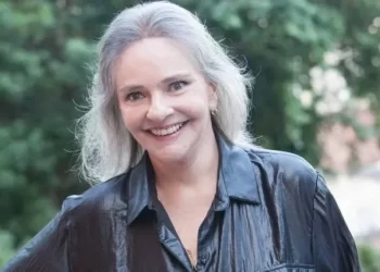 Morre aos 75 anos a cantora Angela Ro Ro